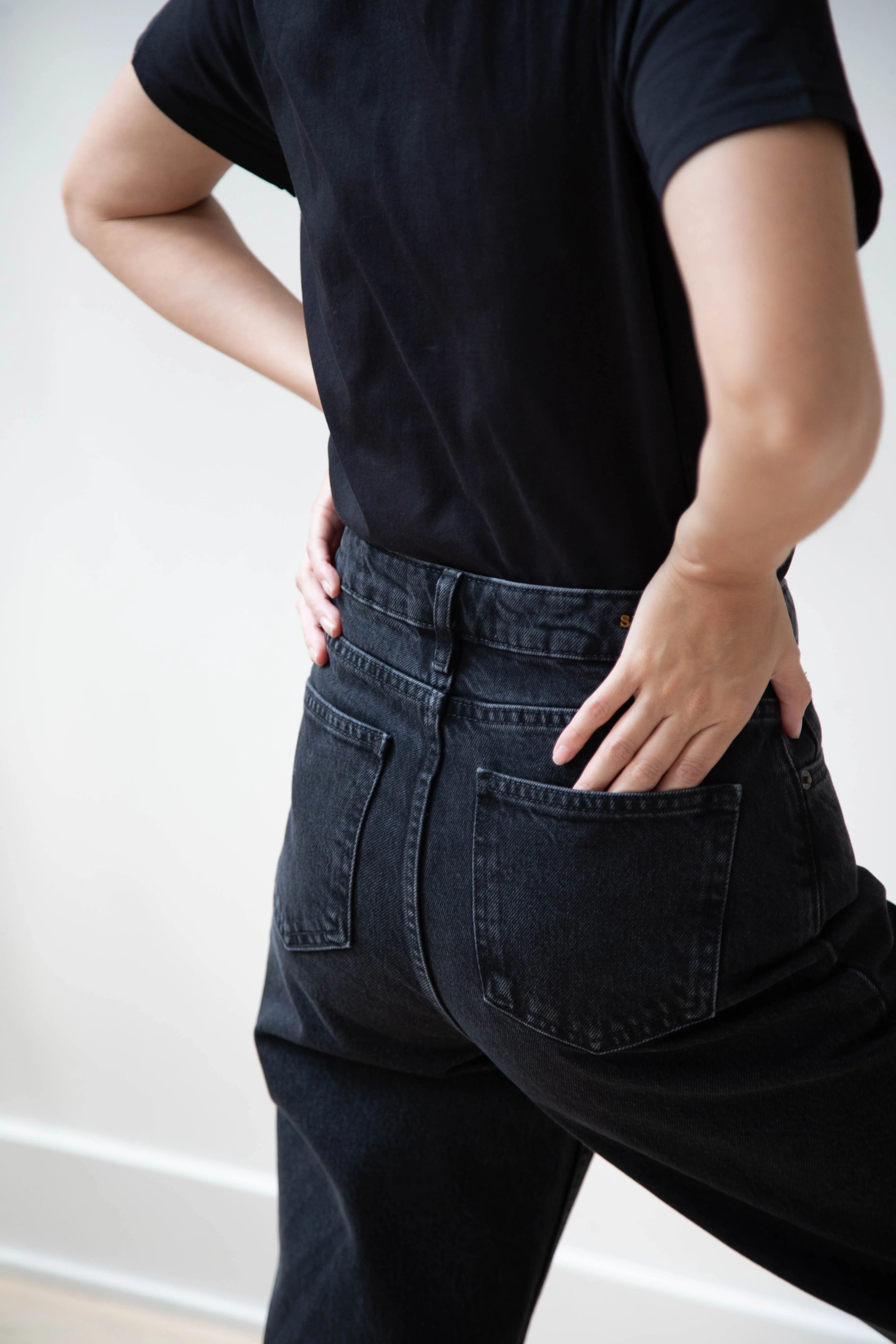 Skall | Allison Cropped Jeans in Vintage Black